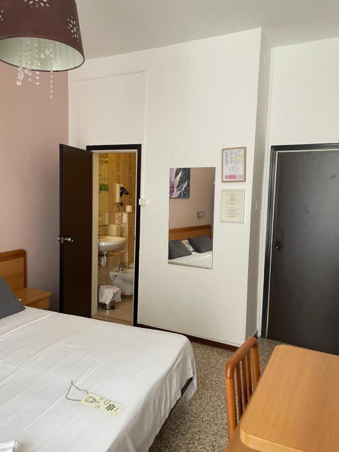 Hotel Cappello Cesena Buitenkant foto